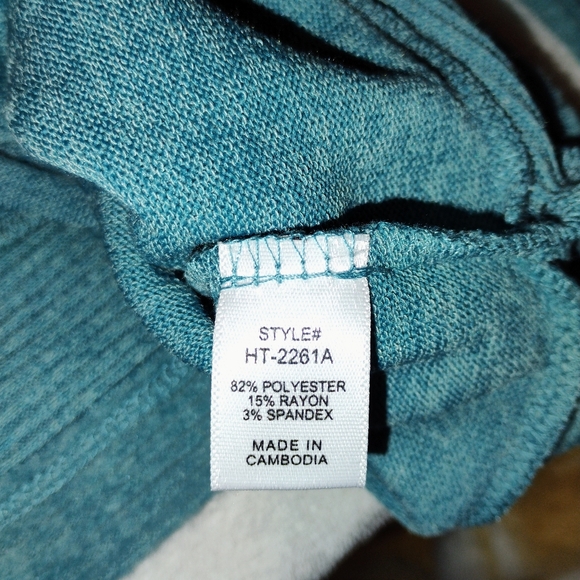 Blue Cropped Zenana Sweater S/M Relaxed Fit - Picture 6 of 6